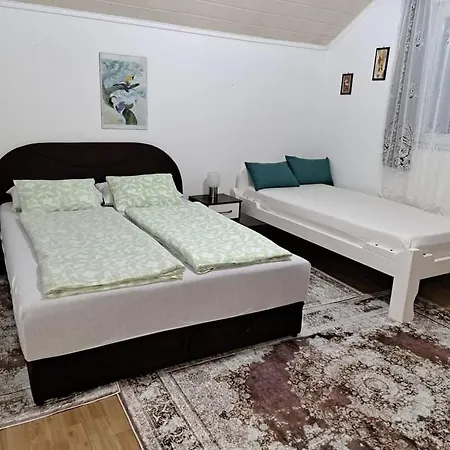 Mala Farma Nani Farm stay Visoko