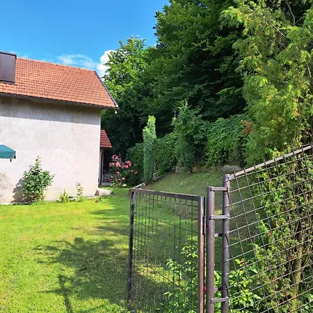 Mala Farma Nani Farm stay Visoko