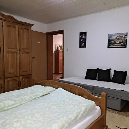 Mala Farma Nani Farmház *