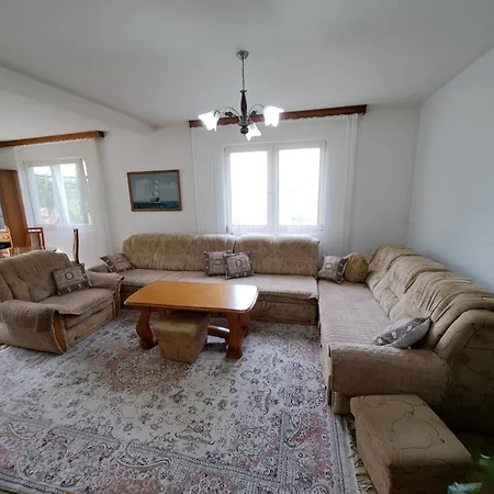 Mala Farma Nani Farmház